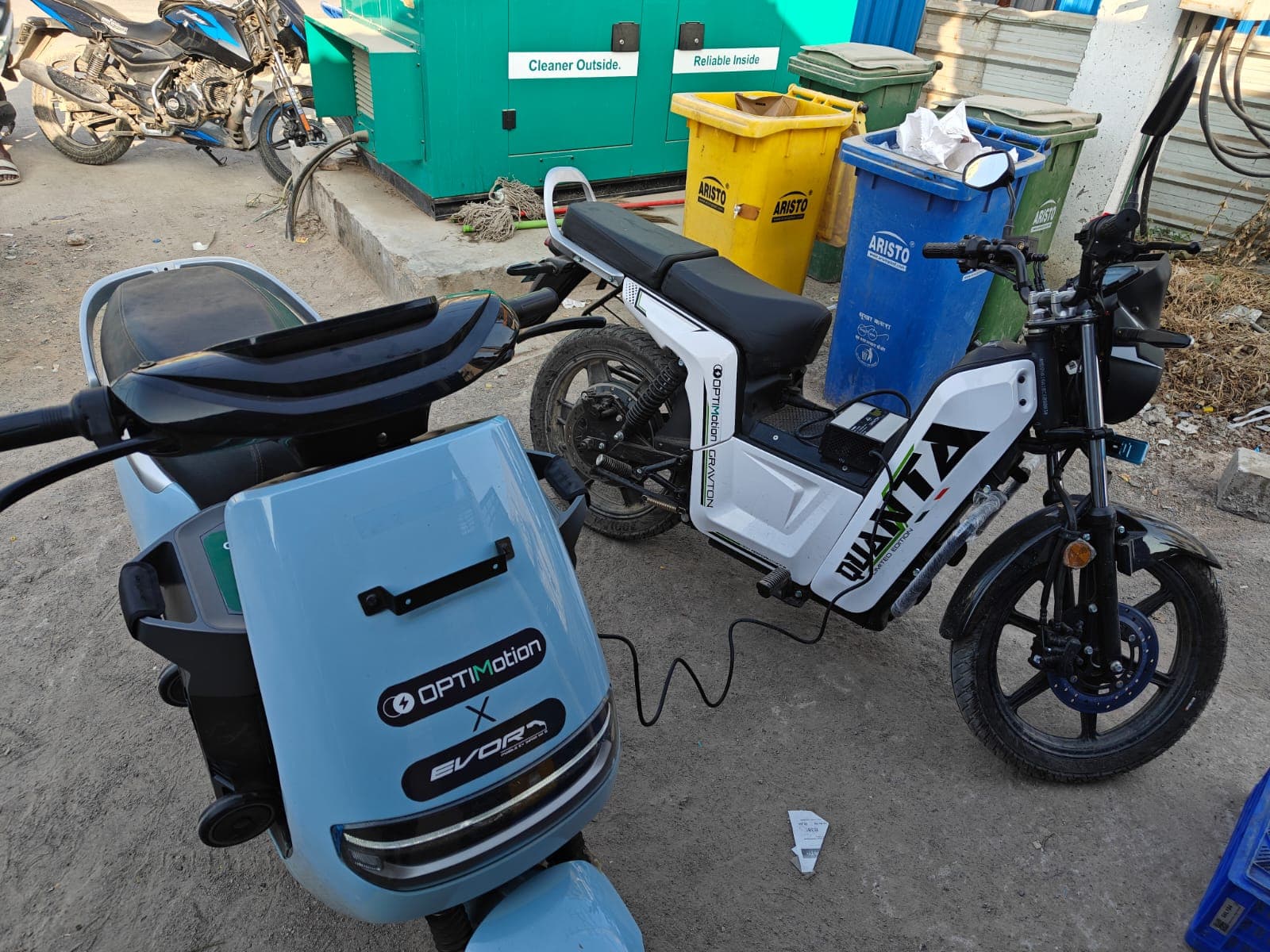 EVORA OptiMotion unit charging a Quanta EV bike